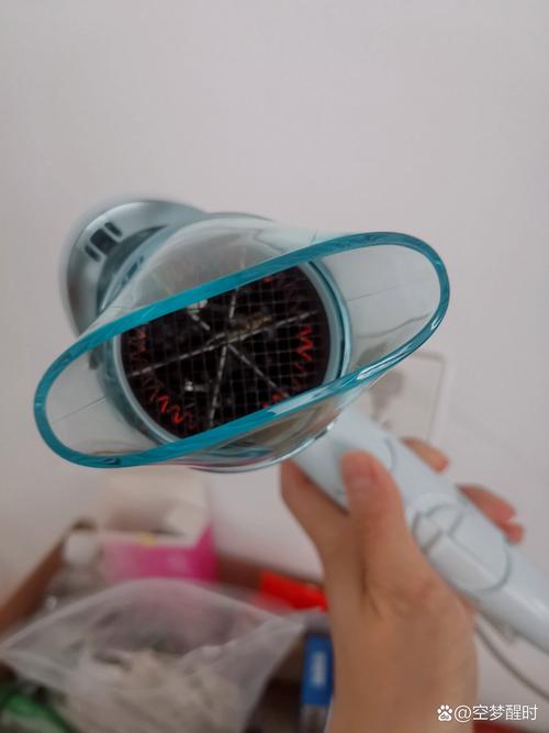 电吹风丝为何会变红？-第1张图片-索能光电网