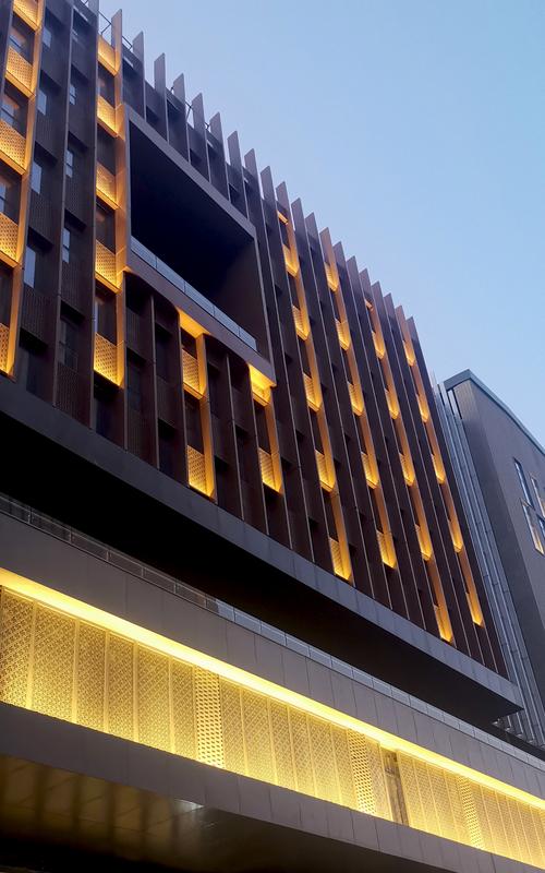 商务中心选灯，亮度和节能哪个优先？-第2张图片-索能光电网