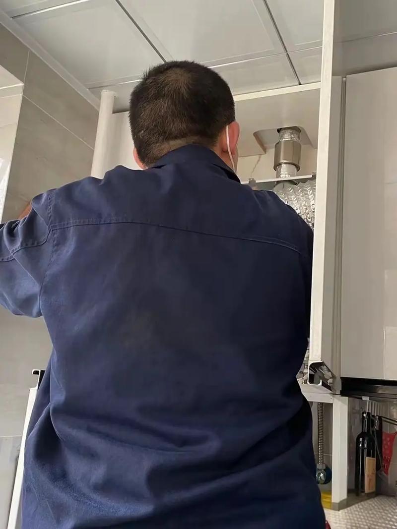 辽宁辽阳修热水器电话多少？-第1张图片-索能光电网