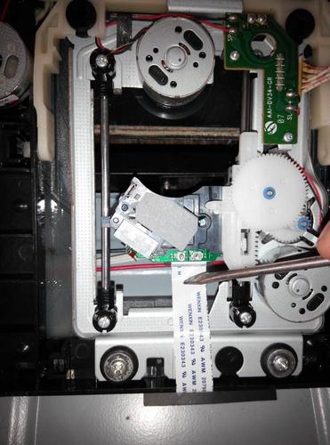 DVD自动进出仓不读碟如何修复？-第2张图片-索能光电网