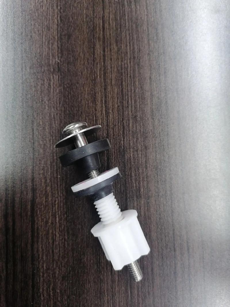 马桶安装必备配件有哪些？-第2张图片-索能光电网