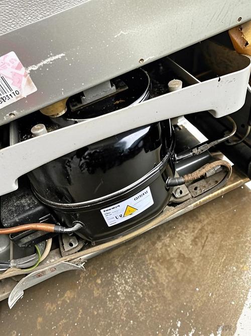 冰箱底下藏着什么秘密？-第1张图片-索能光电网