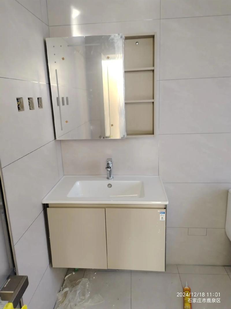 东鹏浴室柜PVC耐用吗？防水防潮效果怎么样？-第2张图片-索能光电网