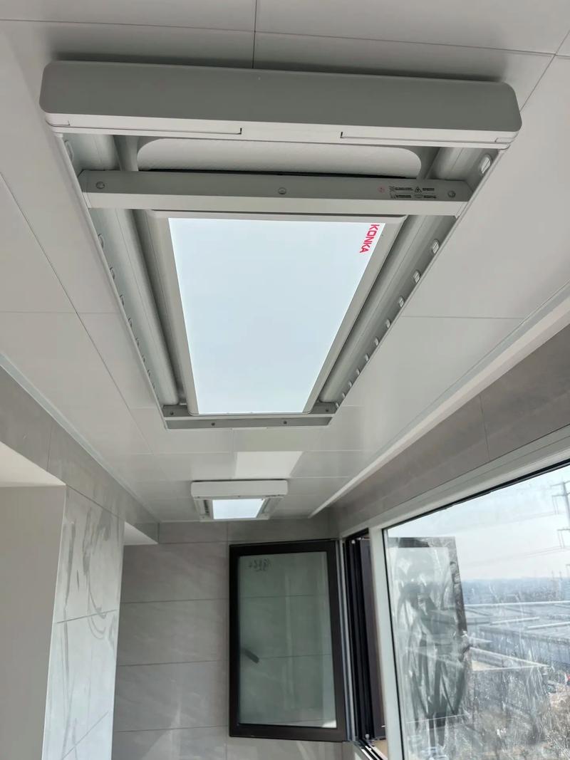 双阳台晾衣架怎么布置更实用?-第2张图片-索能光电网 双阳台晾衣架怎么布置更实用?-第2张图片-索能光电网