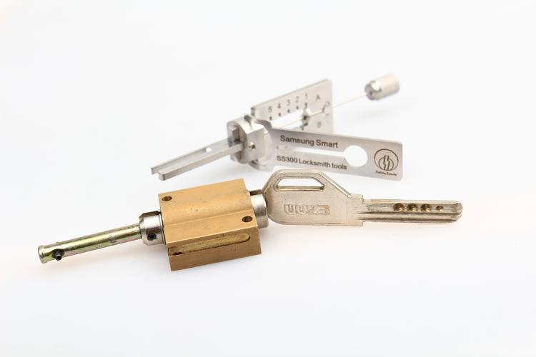 开锁师傅常用哪些工具？-第2张图片-索能光电网