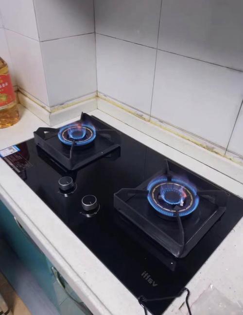 煤气灶上有什么？安全隐患还是生活日常？-第2张图片-索能光电网