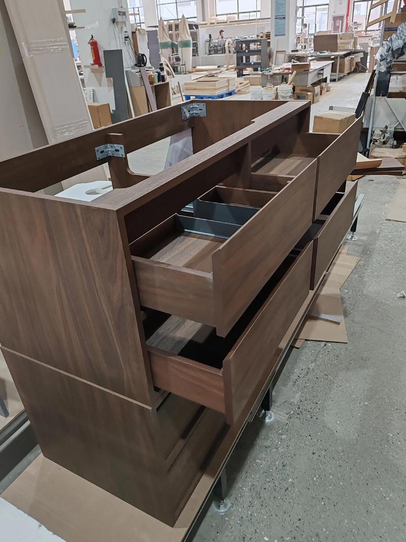 浴室柜后电线怎么接才安全规范？-第3张图片-索能光电网