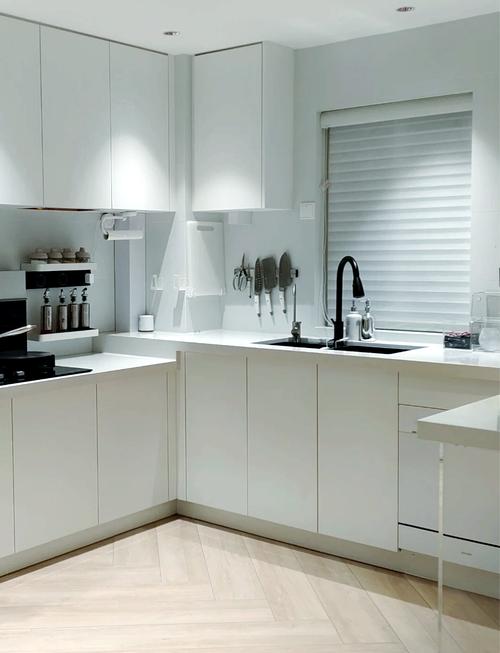 橱柜灯到底装在哪儿最合适？-第1张图片-索能光电网