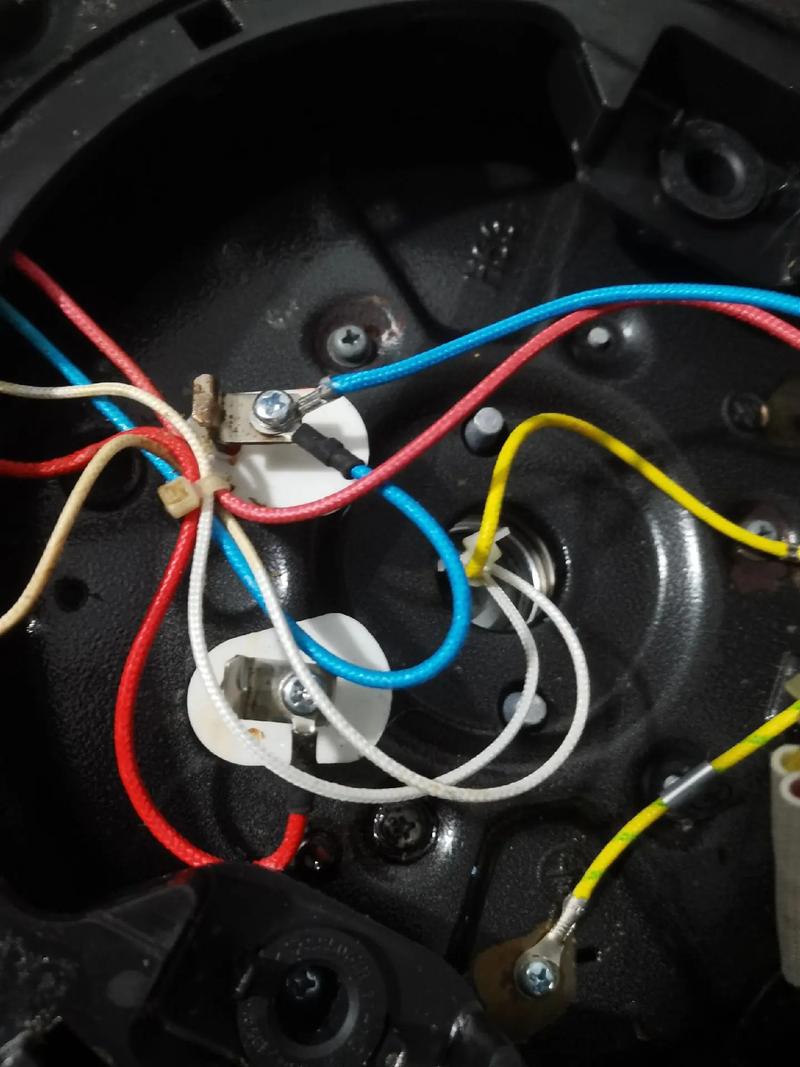 美的电饭煲维修电话是多少？-第2张图片-索能光电网