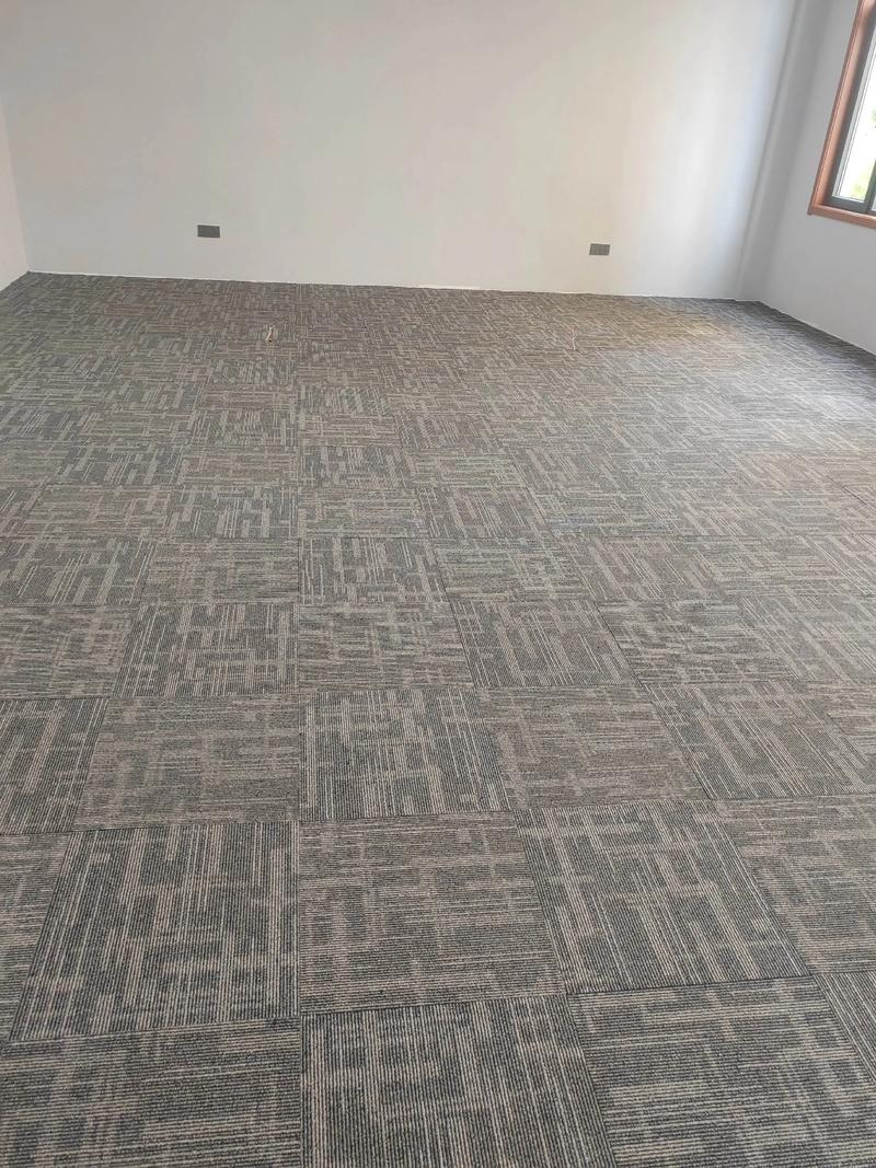 地毯铺好了不给钱怎么办？-第1张图片-索能光电网