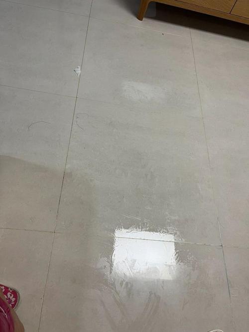 地板缝渗水咋办？源头咋查？咋补？-第3张图片-索能光电网