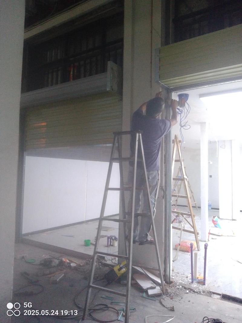 卷帘门内如何加装内门？-第3张图片-索能光电网