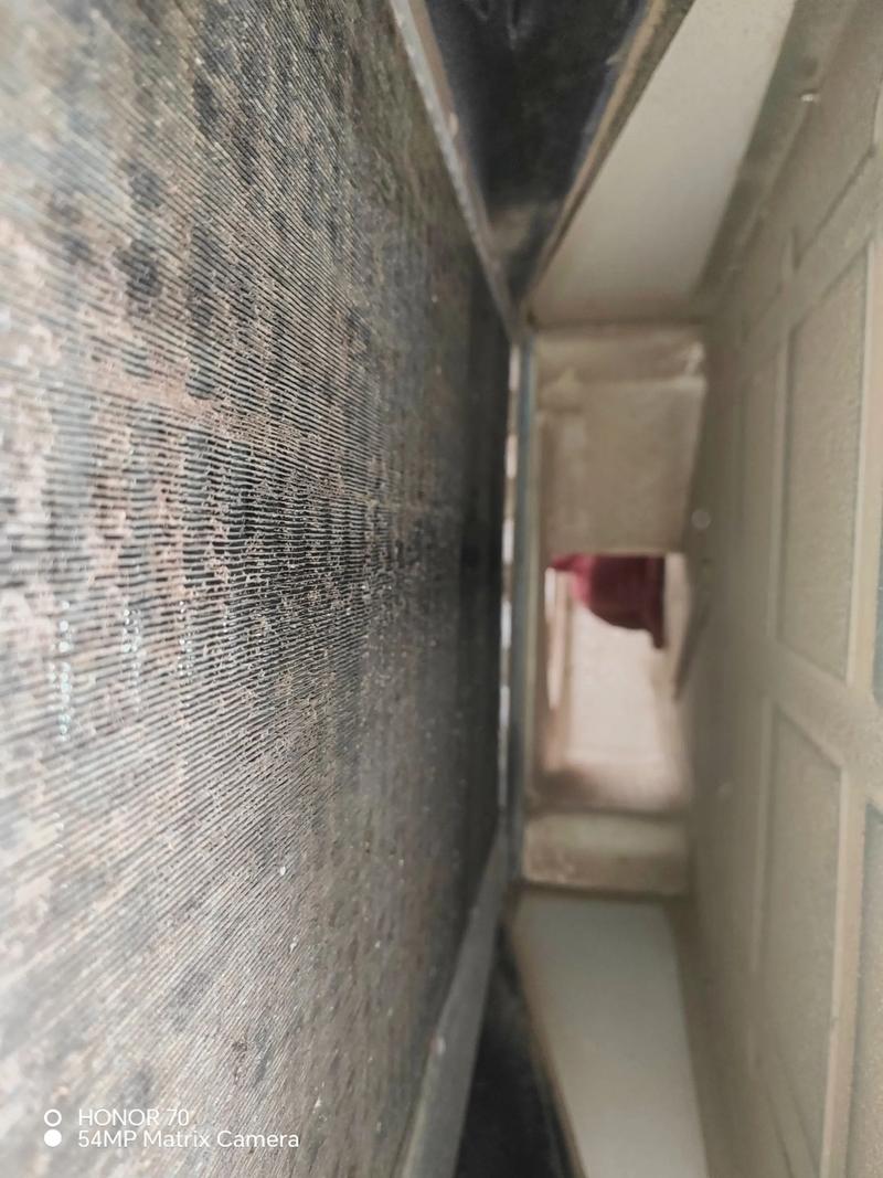 冷柜散热片堵塞如何清洗？-第1张图片-索能光电网