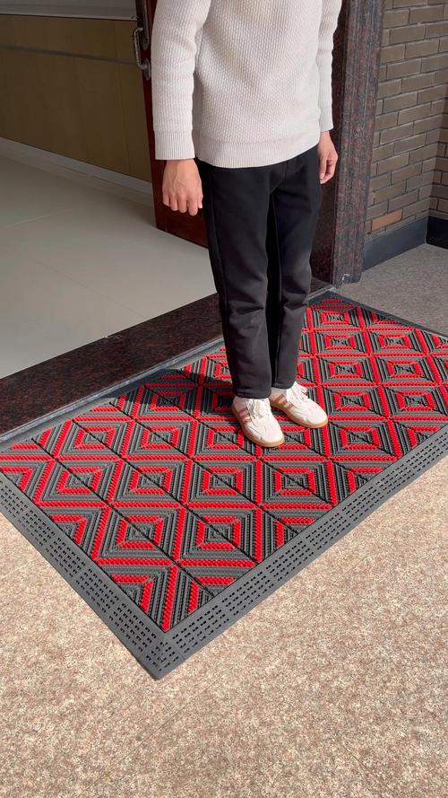 拼接地垫洗后怎么晒不变形?-第1张图片-索能光电网 拼接地垫洗后怎么晒不变形?-第1张图片-索能光电网