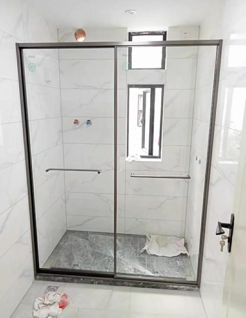 淋浴房轨道怎么清理才干净？-第2张图片-索能光电网