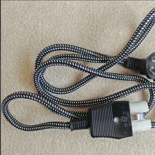 电熨斗不喷水是什么原因？-第2张图片-索能光电网