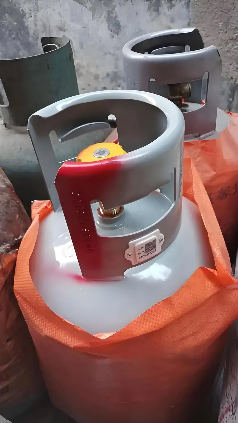 江阴代充煤气电话多少？安全吗？-第1张图片-索能光电网