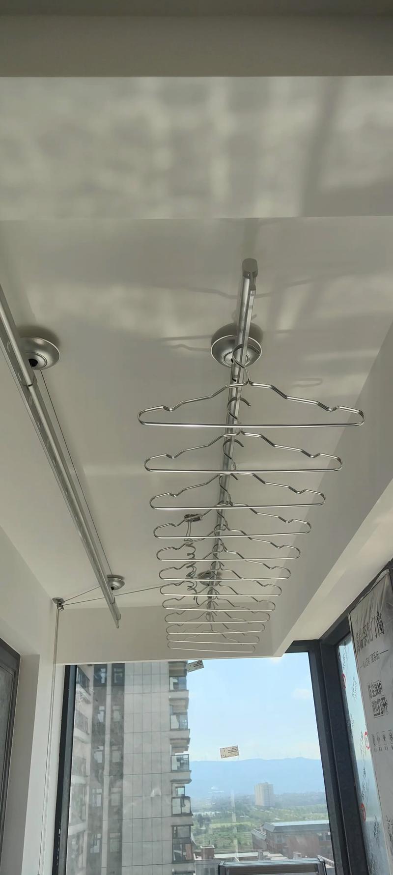 手摇晾衣架倾斜如何调整?-第2张图片-索能光电网 手摇晾衣架倾斜如何调整?-第2张图片-索能光电网