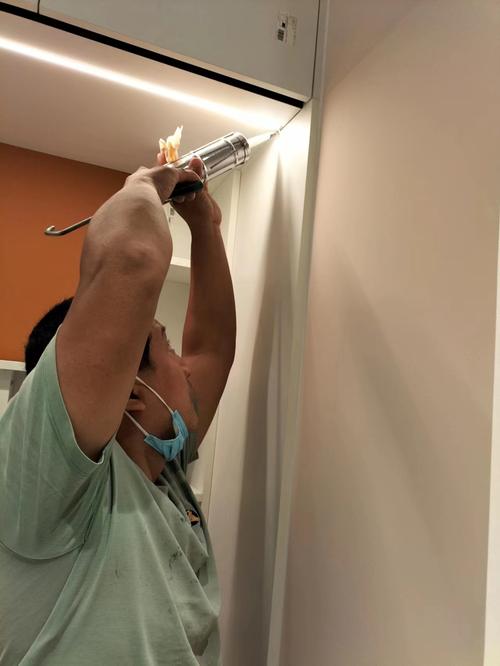 橱柜门角开胶了怎么修复？-第3张图片-索能光电网