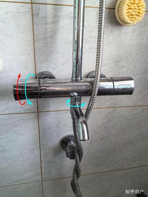 花洒龙头漏水怎么修？2025年最新图解来了！-第1张图片-索能光电网