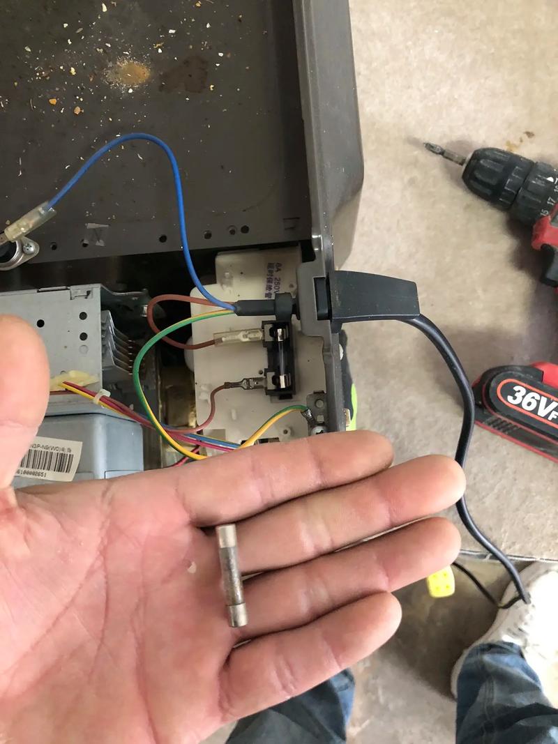 微波炉盘不转了,自己能修吗?-第1张图片-索能光电网 微波炉盘不转了,自己能修吗?-第1张图片-索能光电网