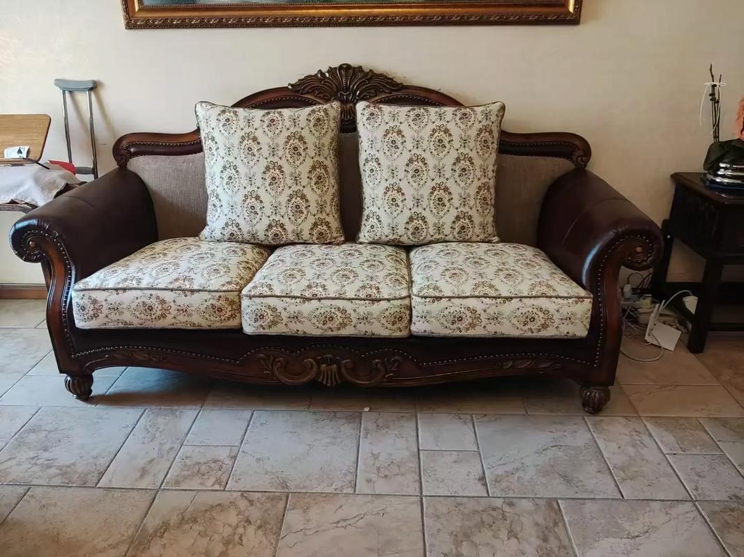 椅子靠背皮子开裂了，现在能修吗？-第1张图片-索能光电网