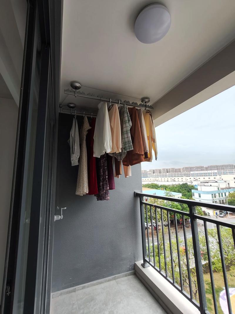 阳台超高晾衣架怎么装?2025年最新安装方案来了!-第1张图片-索能光电网 阳台超高晾衣架怎么装?2025年最新安装方案来了!-第1张图片-索能光电网