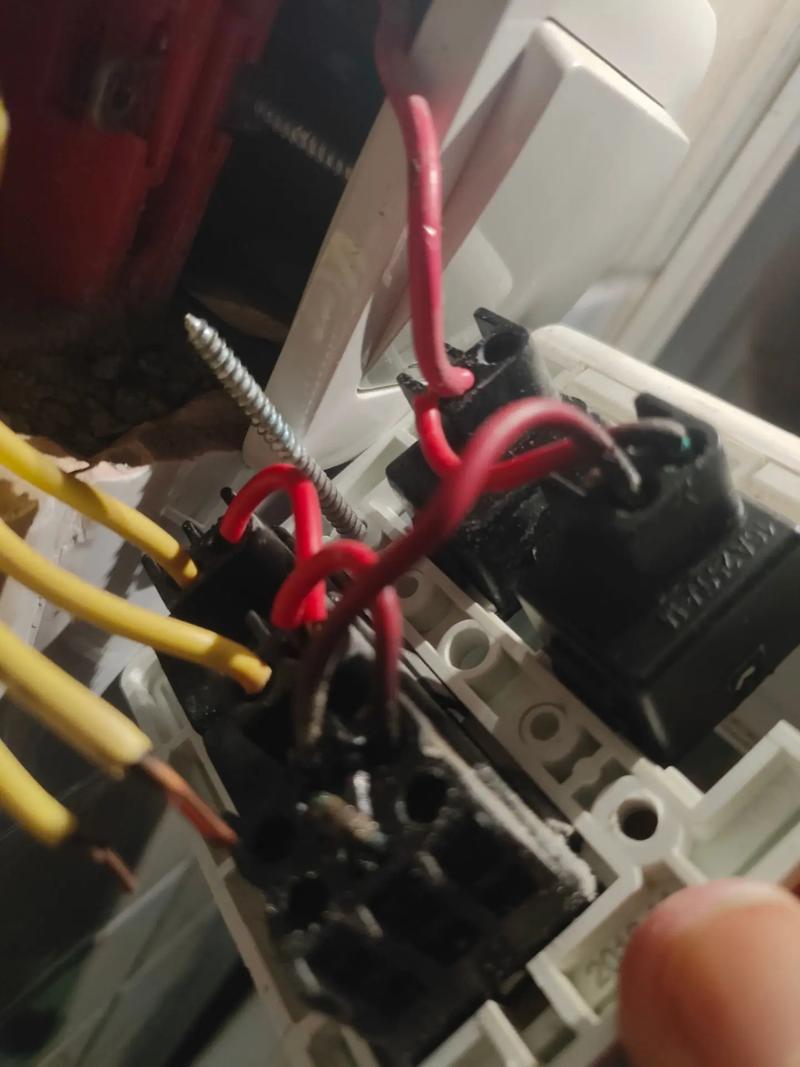 浴霸风机反转危险?速查原因!-第3张图片-索能光电网 浴霸风机反转危险?速查原因!-第3张图片-索能光电网