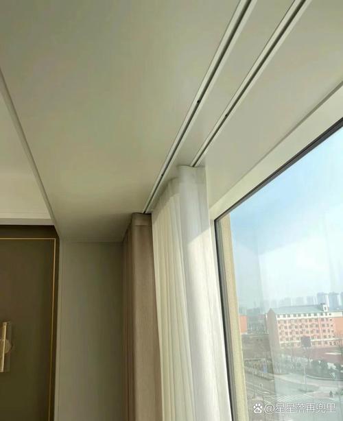 窗帘挂杆没了,3天怎么应急装?-第3张图片-索能光电网 窗帘挂杆没了,3天怎么应急装?-第3张图片-索能光电网