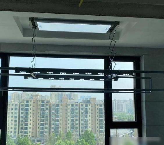 阳台晾衣架坏了，吊顶怎么修？-第2张图片-索能光电网