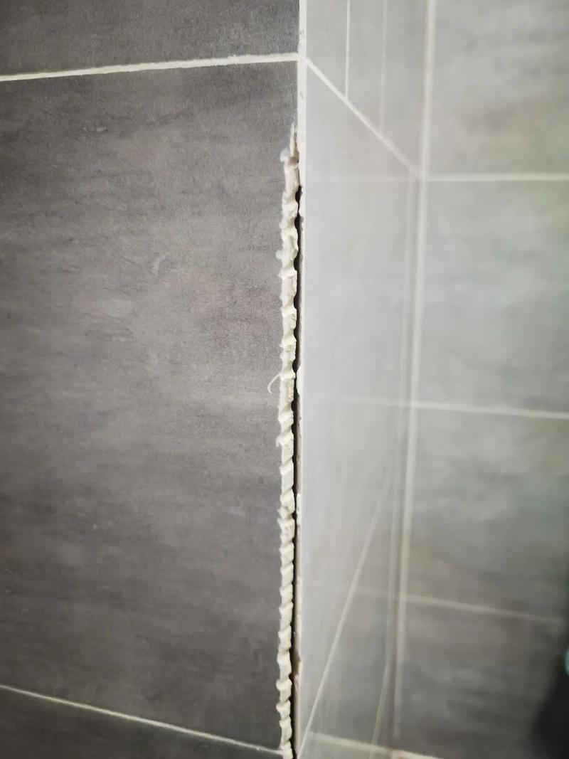 墙布角空了咋办？30秒快速修补技巧来了！-第2张图片-索能光电网