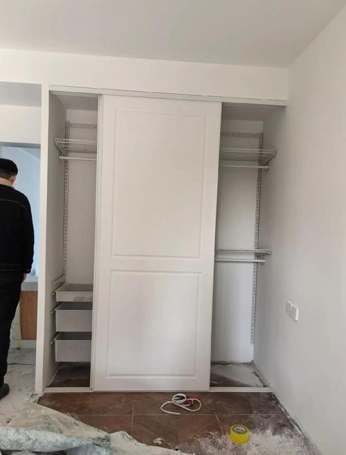 推拉衣柜门掉了怎么自己装回去？-第3张图片-索能光电网