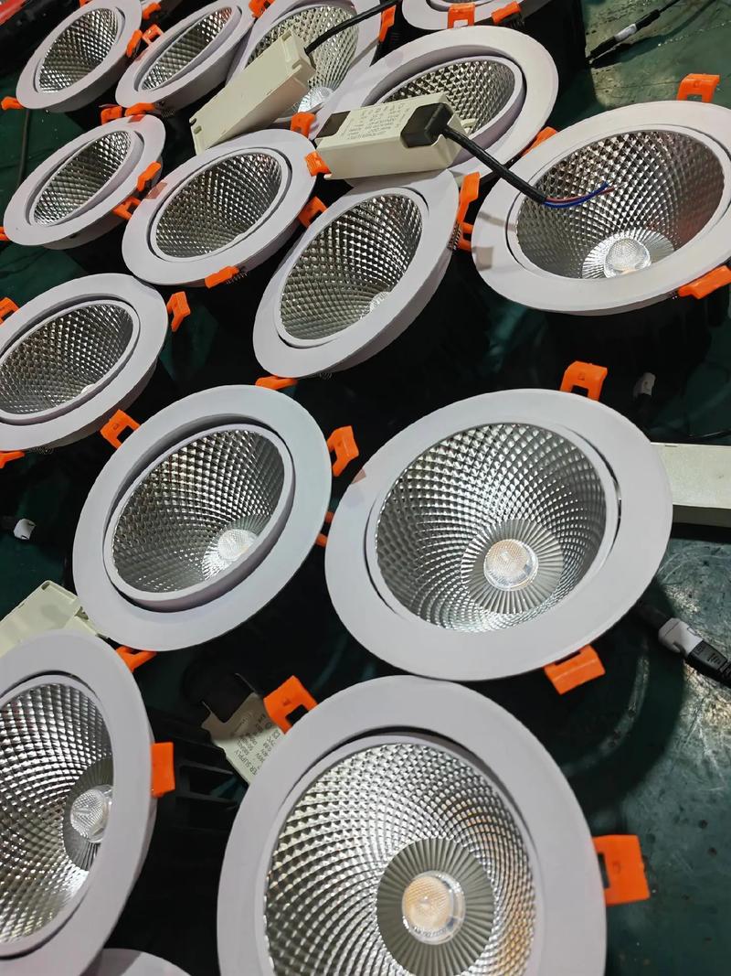 专业工程灯具批发-第3张图片-索能光电网