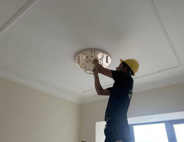 安装灯具找水平-第3张图片-索能光电网