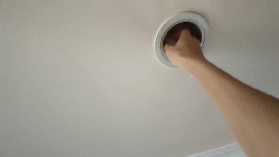 拆灯具 换灯泡-第1张图片-索能光电网