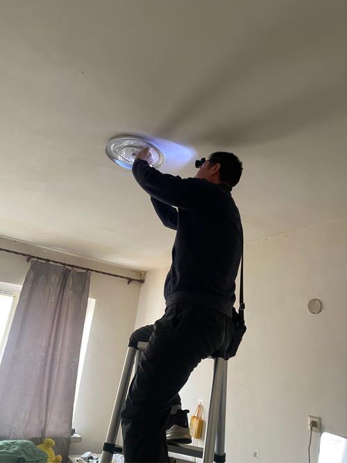 维修灯具比赛-第1张图片-索能光电网