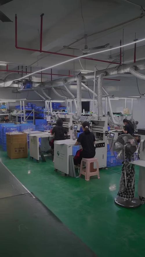 灯具厂工作环境如何？待遇和发展前景怎样？-第1张图片-索能光电网