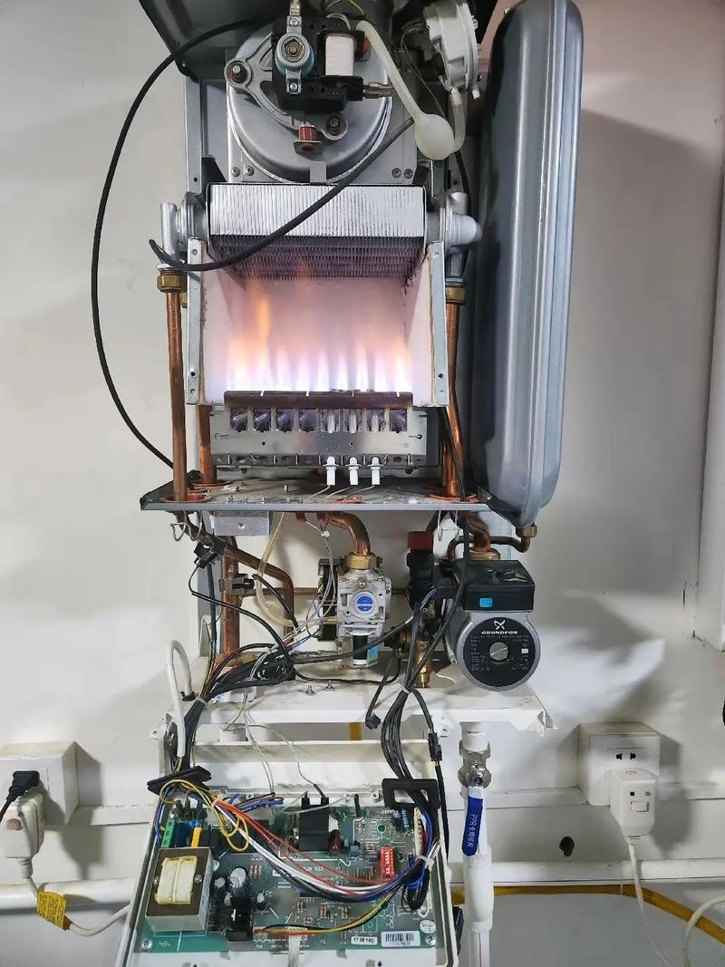 壁挂炉维修师傅培训学什么？-第1张图片-索能光电网