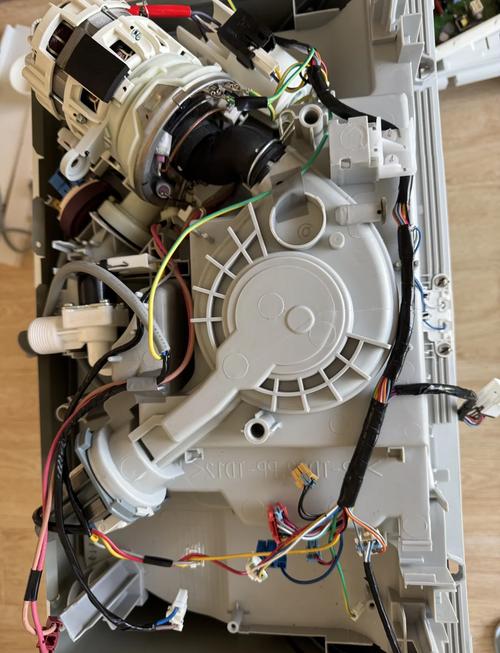 洗碗机故障了？图解维修指南来了！-第3张图片-索能光电网