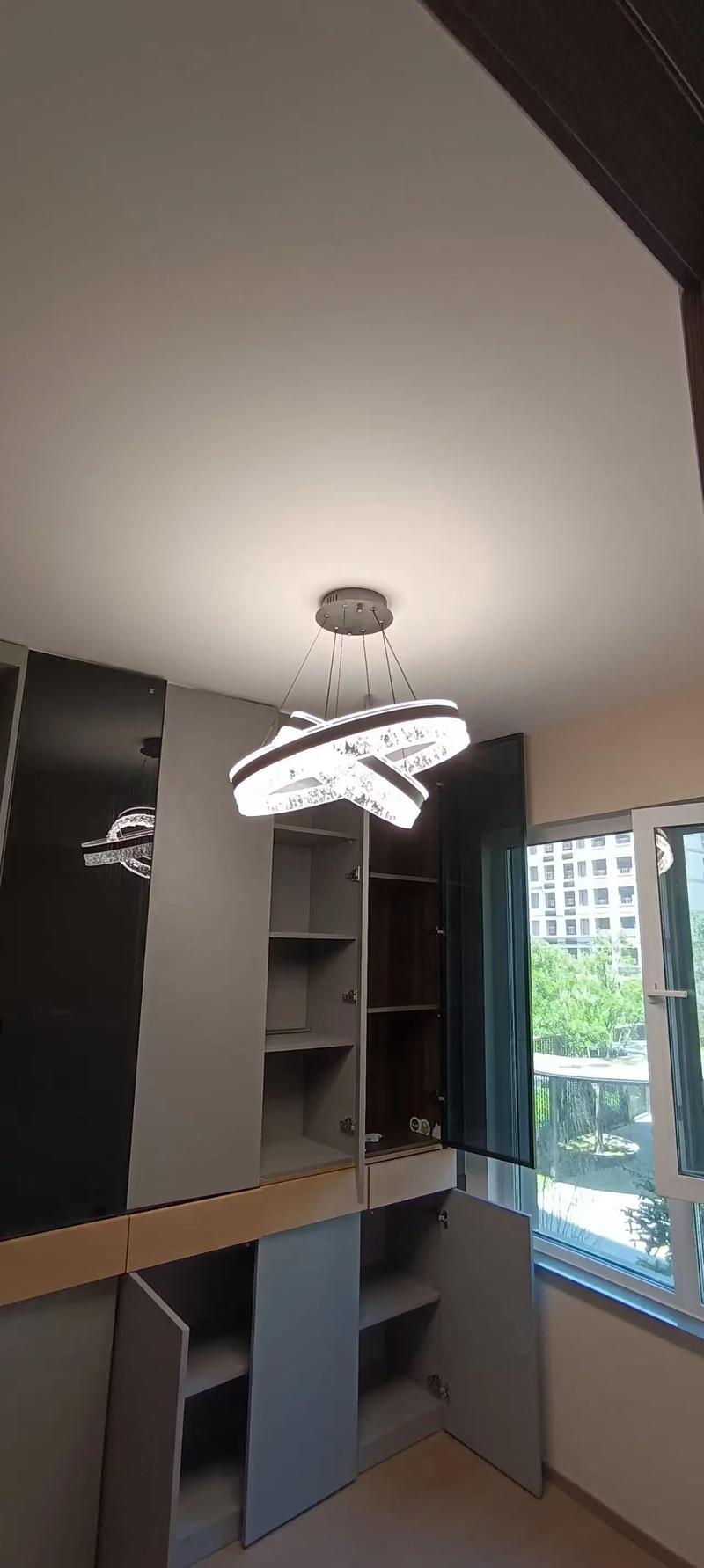 大连灯具哪里买好？-第1张图片-索能光电网