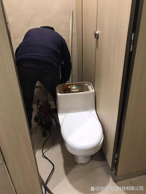 马桶坏了怎么找靠谱维修师傅？-第1张图片-索能光电网