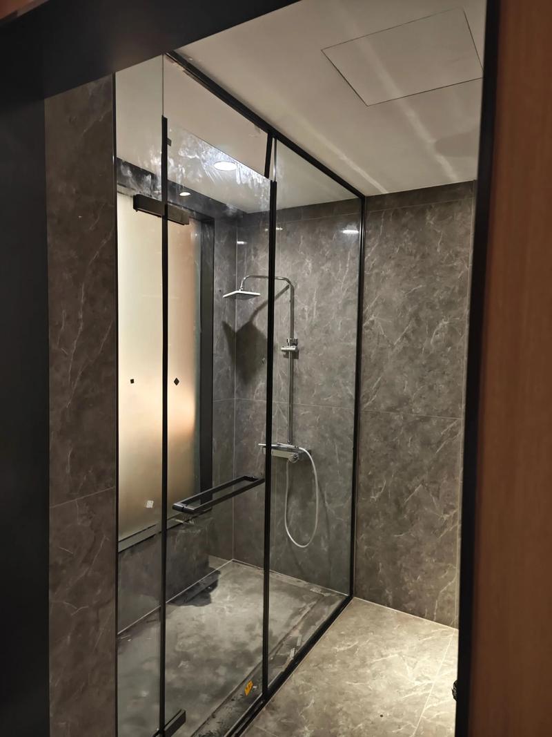 淋浴隔断底座安装步骤是怎样的?-第1张图片-索能光电网 淋浴隔断底座安装步骤是怎样的?-第1张图片-索能光电网