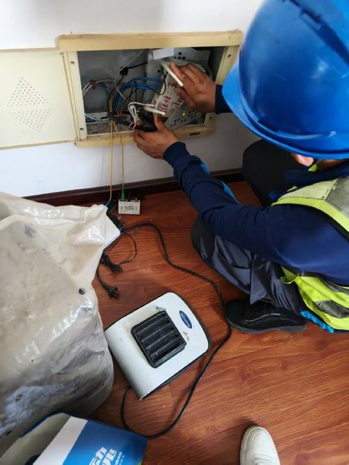 宽带师傅换机顶盒要收费吗？-第2张图片-索能光电网