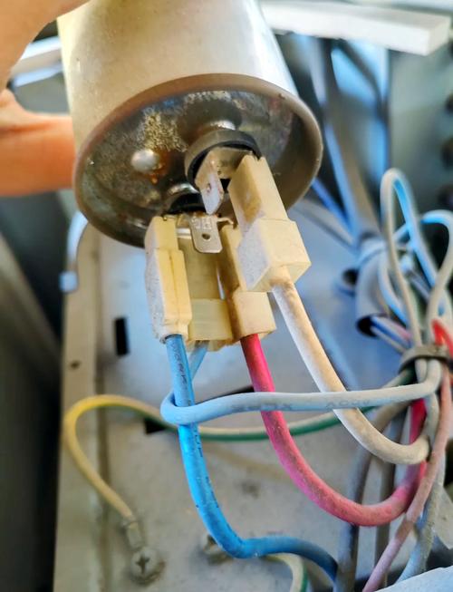 空调启动电容故障，该如何判断与更换？-第2张图片-索能光电网