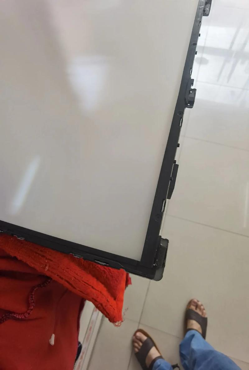 TCL电视半边黑屏是什么原因？-第2张图片-索能光电网