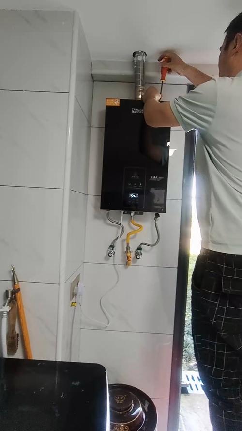 南京热水器坏了怎么办？维修找谁靠谱？-第1张图片-索能光电网