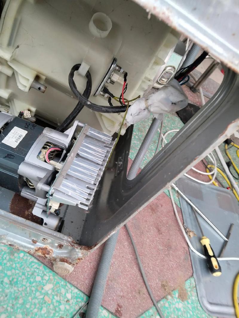 变频洗衣机故障维修，自己能动手解决吗？-第2张图片-索能光电网