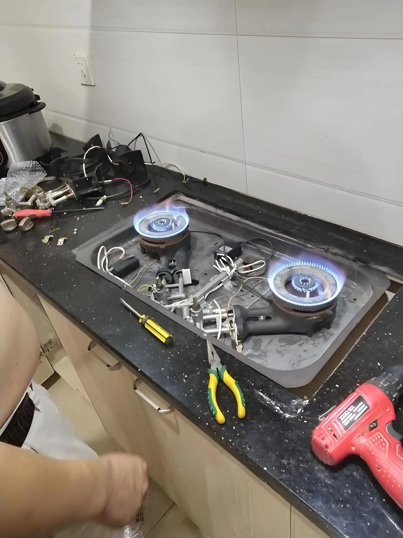 灶台坏了找谁修？电话多少？-第2张图片-索能光电网