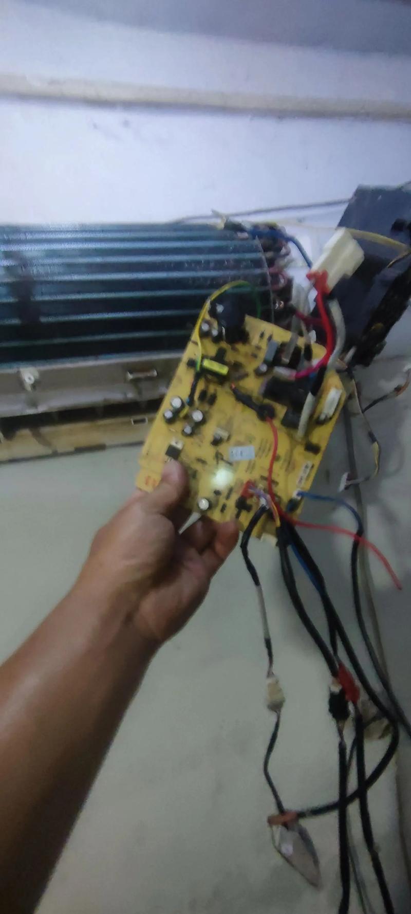 空调电脑板故障维修怎么处理？-第2张图片-索能光电网