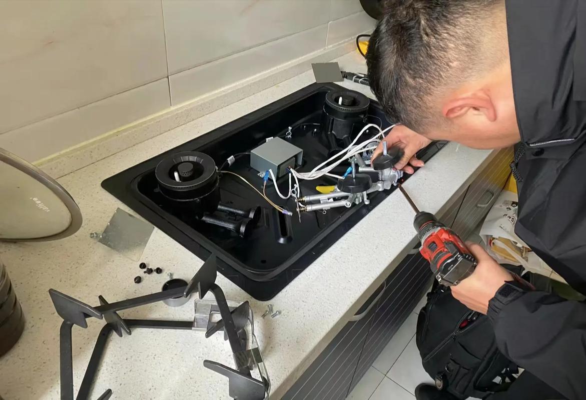 华帝燃气灶坏了，报修电话是多少？-第2张图片-索能光电网